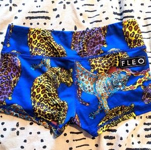 FLEO Leopards Walk Original